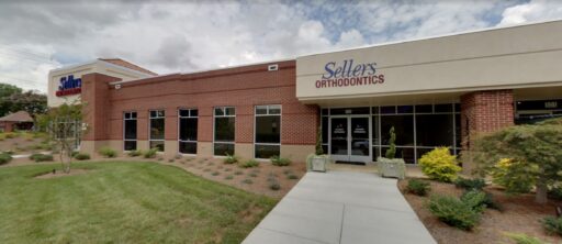 Sellers orthodontics located in Charlotte North Carolina office exterior